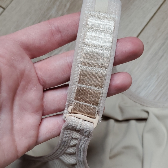 Wacoal Sport Simone Underwire Bra 855170 Natural Nude Womens Size 34DD - Picture 8 of 8